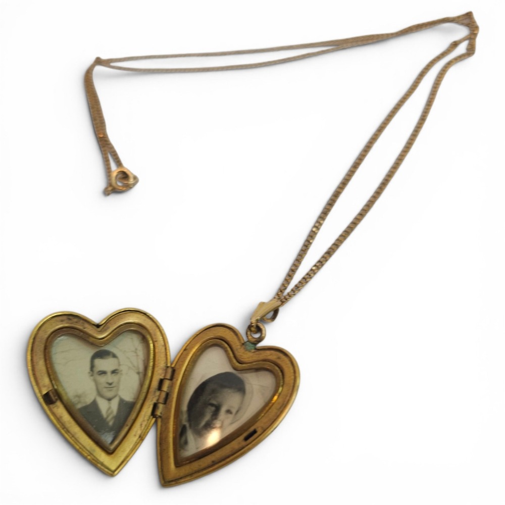 Vintage 12k Gold Filled Heart Locket Necklace Etched Pinstripe Gold Tone Chain